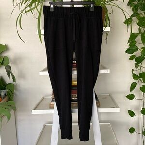 NWT Isabel Maternity by Ingrid & Isabel Black Jogger Pants